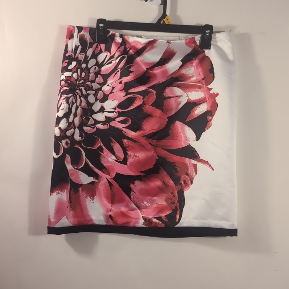 Vibrant Pink Floral  Women's Boho Satin Skirt Size 12 New With Tags